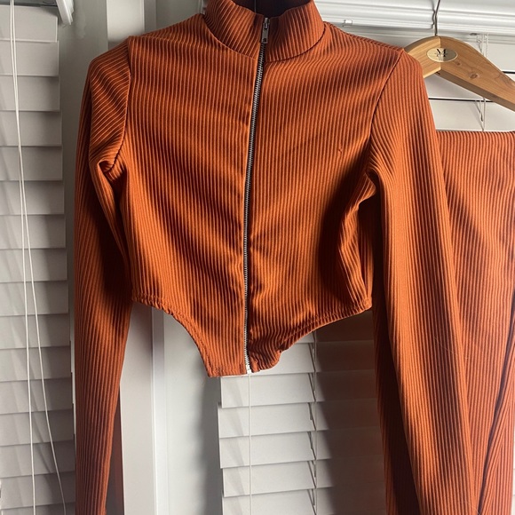 PrettyLittlething set - Picture 3 of 3